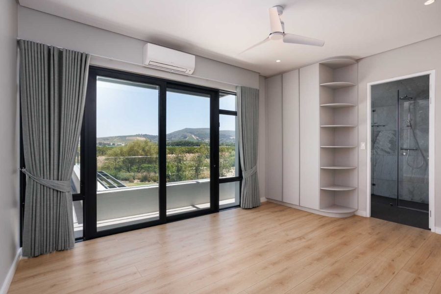 5 Bedroom Property for Sale in Val De Vie Estate Western Cape